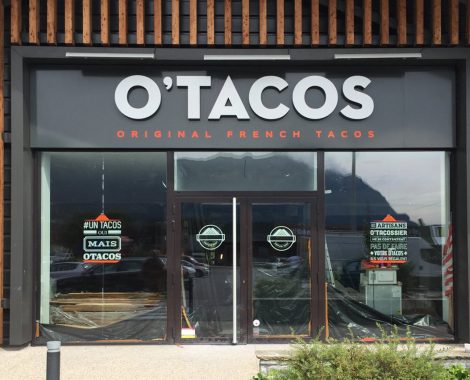 Caisson lumineux lettres découpées O'tacos